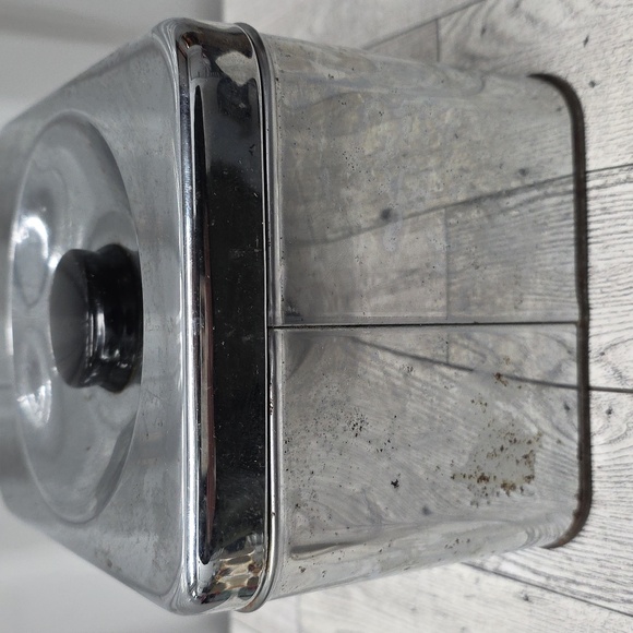 Vinatge Lincoln Beautyware Stainless Steel Tea Canister with Black Lid - Picture 3 of 7